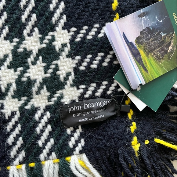 NWT - John Branigan Handmade Wool Throw 54” x 71” - Made in Ireland - Picture 3 of 5
